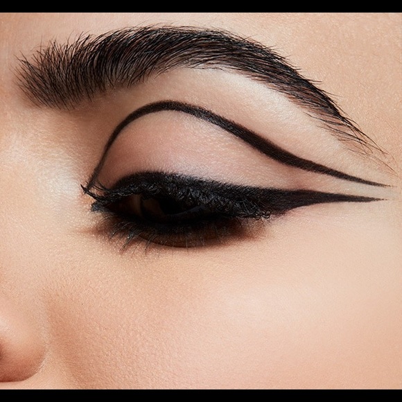 MAC Disney Aladdin Technakohl Eyeliner! NIB! - Picture 2 of 6